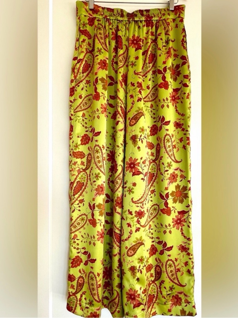 House of Harlow 1960 Lime Green Wide-Leg Pants with Red Paisley Print. Size Med - Picture 3 of 6